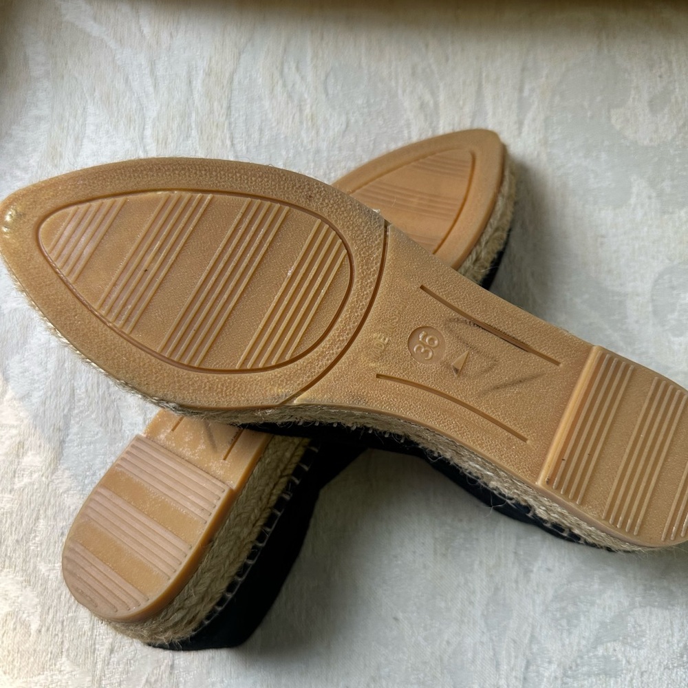 NWOT‎ VISCATA BARCELONA ESPADRILLE  
Women's Black Espadrilles - Picture 7 of 9
